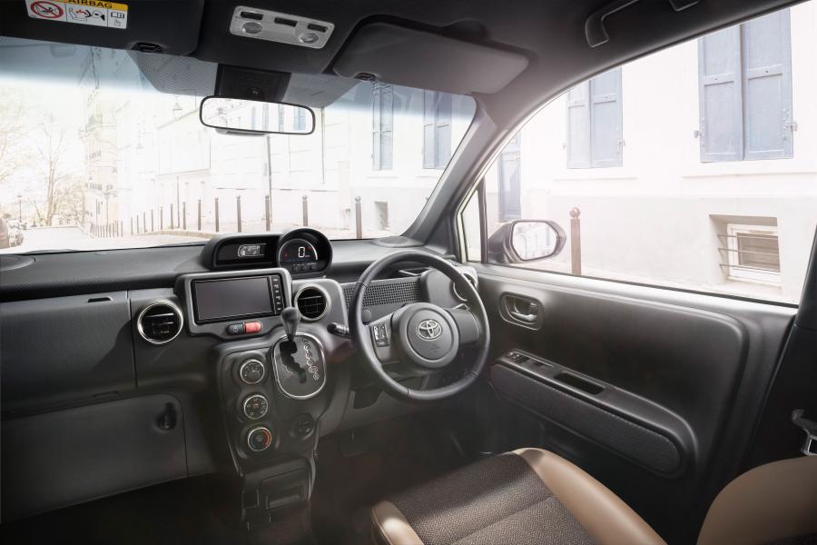 Торпедо Toyota Porte F Raffine 2018 года  (фото 2 из 5)